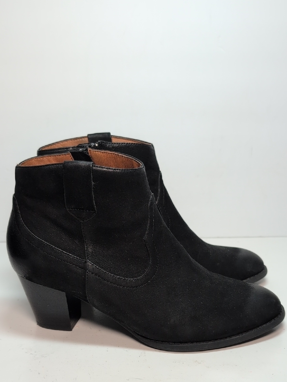 Vionic Upright Windom ankle boots western style booties. Womans size 8.5 EU 40